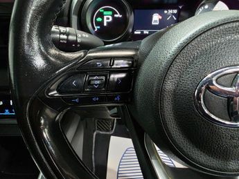 Toyota Yaris 1.5 VVT-h Design E-CVT Euro 6 (s/s) 5dr