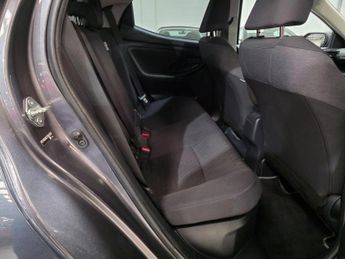 Toyota Yaris 1.5 VVT-h Design E-CVT Euro 6 (s/s) 5dr