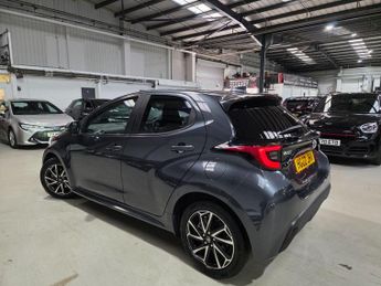 Toyota Yaris 1.5 VVT-h Design E-CVT Euro 6 (s/s) 5dr