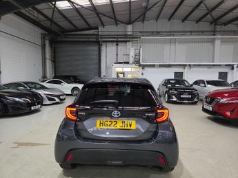 Toyota Yaris 1.5 VVT-h Design E-CVT Euro 6 (s/s) 5dr