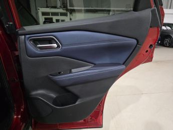 Nissan Qashqai 1.3 DIG-T MHEV Tekna XTRON Euro 6 (s/s) 5dr