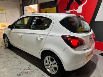 Vauxhall Corsa 1.4i ecoTEC Design Hatchback 5dr Petrol Auto Euro 6 (90 ps)