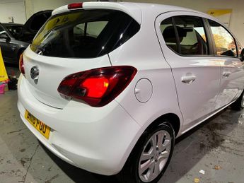 Vauxhall Corsa 1.4i ecoTEC Design Hatchback 5dr Petrol Auto Euro 6 (90 ps)
