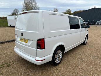 Volkswagen Transporter 2.0 TDI T32 Highline Kombi Double Cab 5dr Diesel DSG FWD LWB Eur