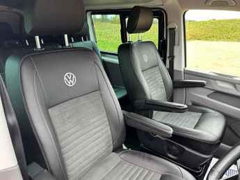 Volkswagen Transporter 2.0 TDI T32 Highline Kombi Double Cab 5dr Diesel DSG FWD LWB Eur