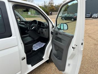 Volkswagen Transporter 2.0 TDI T32 Highline Kombi Double Cab 5dr Diesel DSG FWD LWB Eur