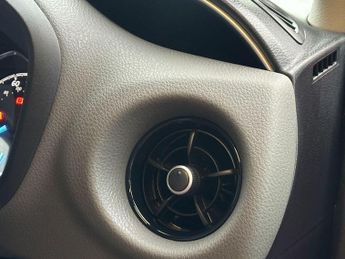 Toyota Yaris 1.5 VVT-h Icon E-CVT Euro 6 (s/s) 5dr