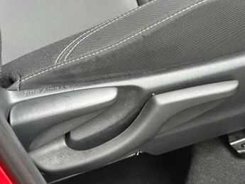 Toyota Yaris 1.5 VVT-h Icon E-CVT Euro 6 (s/s) 5dr