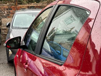 Toyota Yaris 1.5 VVT-h Icon E-CVT Euro 6 (s/s) 5dr