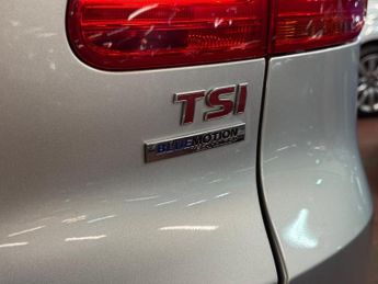 Volkswagen Tiguan 1.4 TSI BlueMotion Tech Moda SUV 5dr Petrol DSG 2WD Euro 5 (s/s)