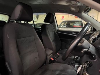 Volkswagen Tiguan 1.4 TSI BlueMotion Tech Moda SUV 5dr Petrol DSG 2WD Euro 5 (s/s)