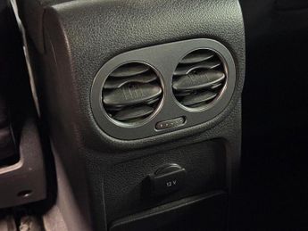 Volkswagen Tiguan 1.4 TSI BlueMotion Tech Moda SUV 5dr Petrol DSG 2WD Euro 5 (s/s)