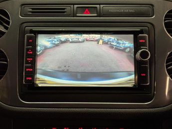 Volkswagen Tiguan 1.4 TSI BlueMotion Tech Moda SUV 5dr Petrol DSG 2WD Euro 5 (s/s)