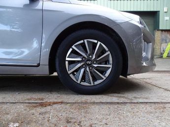 Hyundai IONIQ 38.3kWh Premium Auto 5dr