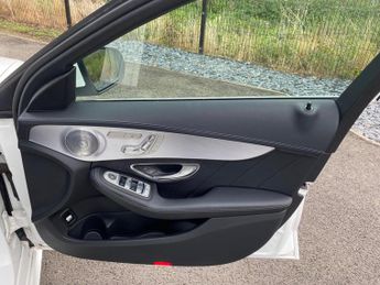Mercedes-Benz C Class 2.0 C200 AMG Line Saloon 4dr Petrol 7G-Tronic+ Euro 6 (s/s) (184