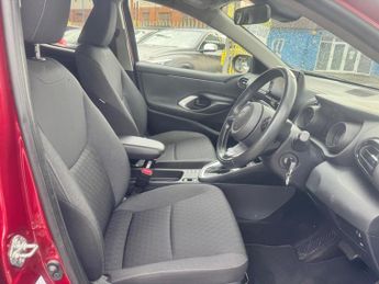 Toyota Yaris 1.5 VVT-h Design E-CVT Euro 6 (s/s) 5dr