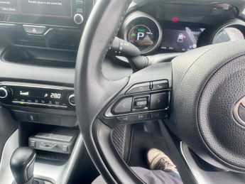 Toyota Yaris 1.5 VVT-h Design E-CVT Euro 6 (s/s) 5dr