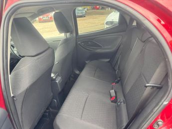 Toyota Yaris 1.5 VVT-h Design E-CVT Euro 6 (s/s) 5dr