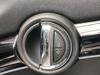 MINI Hatch 1.5 Cooper Classic Steptronic Euro 6 (s/s) 5dr