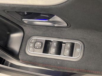 Mercedes-Benz CLA 1.3 CLA200h MHEV AMG Line (Executive) Coupe 7G-DCT Euro 6 (s/s) 