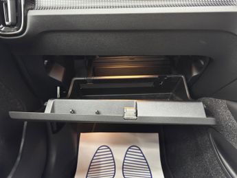 Volvo XC40 2.0 D3 R-Design Auto AWD Euro 6 (s/s) 5dr