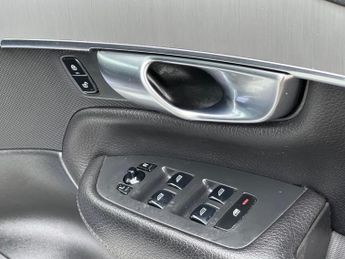 Volvo XC90 2.0h T8 Recharge 18.8kWh Inscription Pro SUV 5dr Petrol Plug-in 