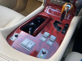 Lexus LS 5.0 600h V8 CVT 4WD Euro 5 (s/s) 4dr