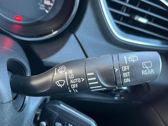 Vauxhall Grandland X 1.2 Turbo Sport Nav Auto Euro 6 (s/s) 5dr