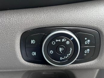 Ford Transit Custom 2.0 320 EcoBlue Trend Kombi Double Cab 5dr Diesel Auto L2 H2 Eur