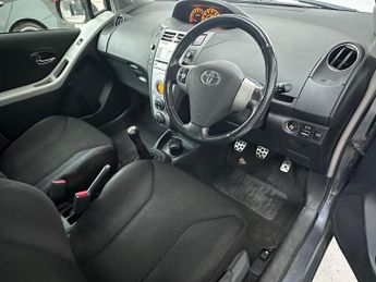 Toyota Yaris 1.8 VVT-i SR 5dr
