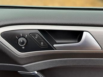 Volkswagen Golf 1.4 TSI BlueMotion Tech SE DSG Euro 5 (s/s) 5dr