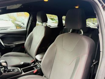Ford Focus 1.0T EcoBoost ST-Line Auto Euro 6 (s/s) 5dr