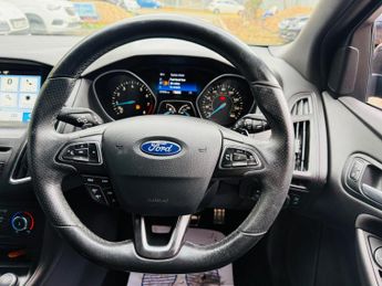 Ford Focus 1.0T EcoBoost ST-Line Auto Euro 6 (s/s) 5dr