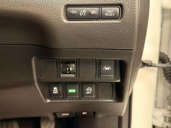 Nissan Qashqai 1.6 dCi N-Connecta XTRON 2WD Euro 6 (s/s) 5dr