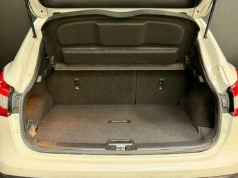 Nissan Qashqai 1.6 dCi N-Connecta XTRON 2WD Euro 6 (s/s) 5dr