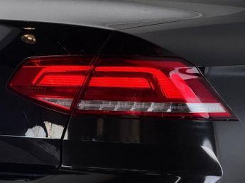 Volkswagen Passat 1.4 TSI R-Line DSG Euro 6 (s/s) 4dr