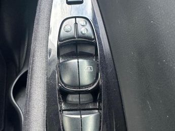 Nissan Leaf 24kWh Acenta Auto 5dr