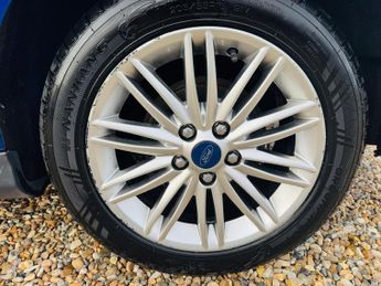 Ford Focus 1.0T EcoBoost Zetec Edition Auto Euro 6 (s/s) 5dr