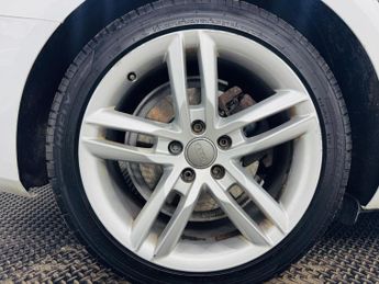 Audi A4 2.0 TDI S line S Tronic quattro Euro 5 (s/s) 4dr