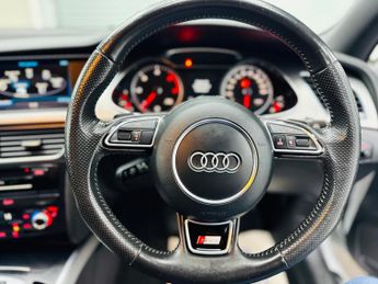 Audi A4 2.0 TDI S line S Tronic quattro Euro 5 (s/s) 4dr