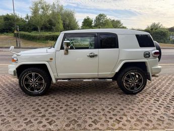 Toyota FJ Cruiser V6 4.0 petrol automatic