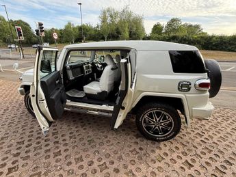 Toyota FJ Cruiser V6 4.0 petrol automatic