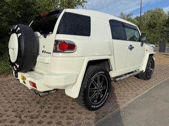 Toyota FJ Cruiser V6 4.0 petrol automatic