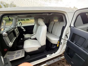Toyota FJ Cruiser V6 4.0 petrol automatic