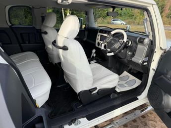 Toyota FJ Cruiser V6 4.0 petrol automatic