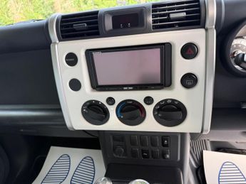 Toyota FJ Cruiser V6 4.0 petrol automatic