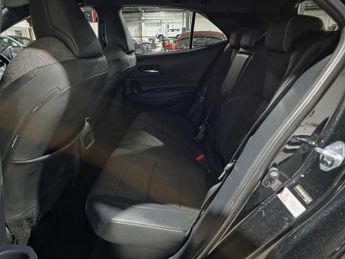 Toyota Corolla 1.8 VVT-h Design CVT Euro 6 (s/s) 5dr