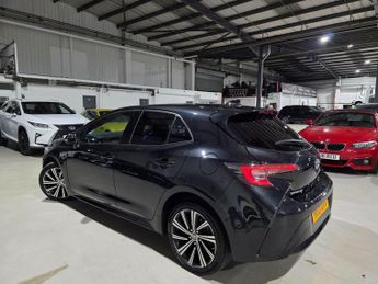 Toyota Corolla 1.8 VVT-h Design CVT Euro 6 (s/s) 5dr