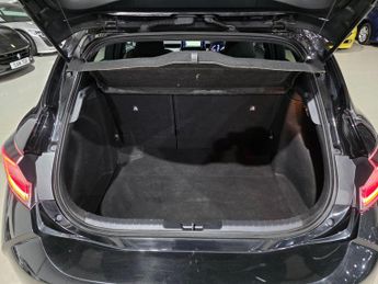 Toyota Corolla 1.8 VVT-h Design CVT Euro 6 (s/s) 5dr