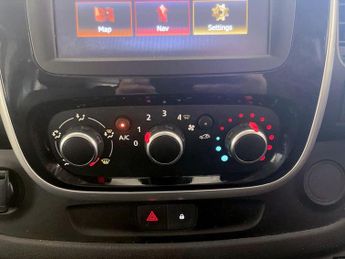 Renault Trafic 2.0 dCi ENERGY 28 Sport SWB Standard Roof Euro 6 (s/s) 5dr